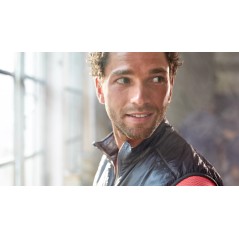 Philips BeardTrimmer Series 3000 BT3239 - Effortless Precision for Your Perfect Beard - Sleek Black Design